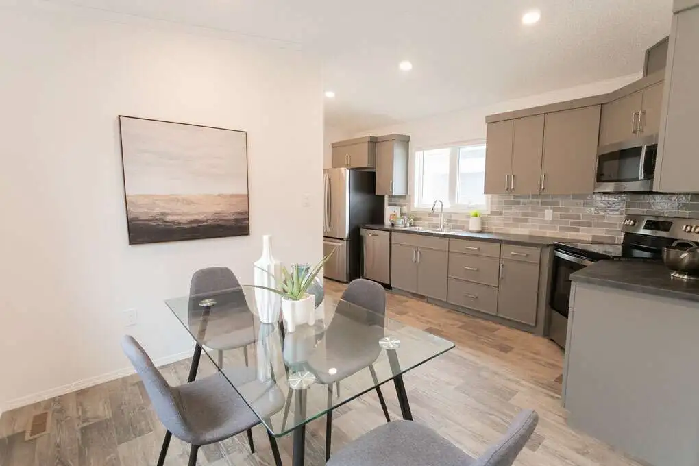 Dining Room & Kitchen